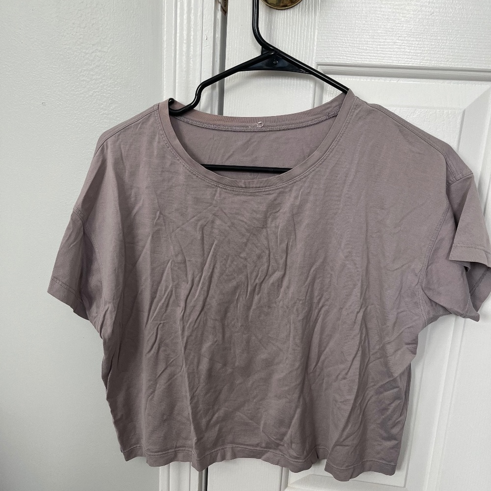 Lululemon crop top